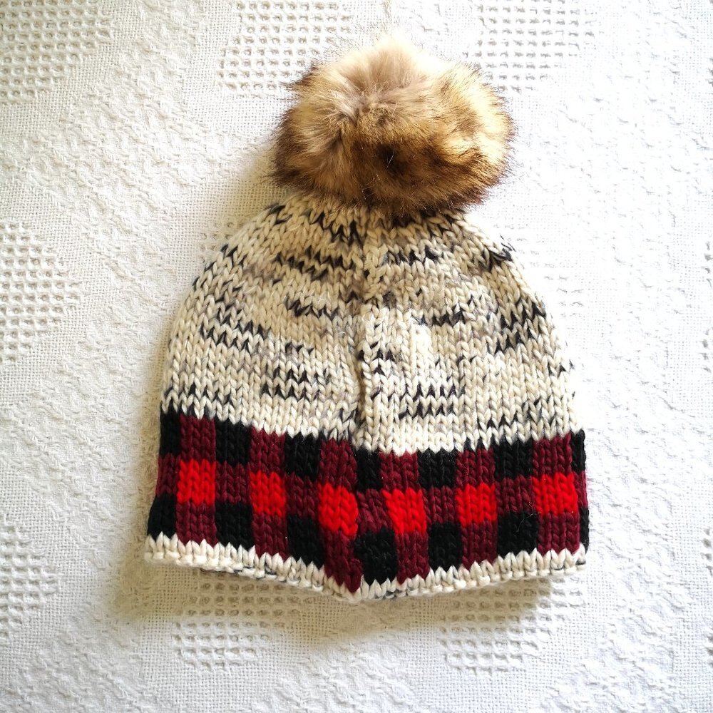 C.C Women's Soft Stretch Cable Knit Warm Fuzzy Lined Skully‎ Cap/Beanie - Picture 2 of 3